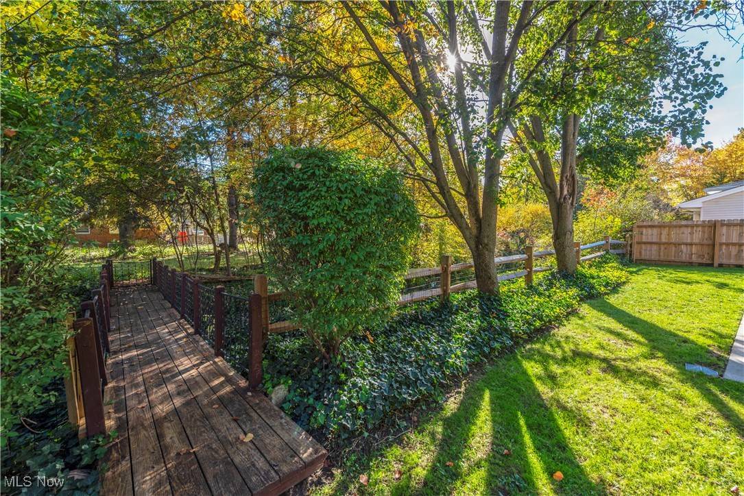 North Olmsted, OH 44070,3869 Edgepark DR