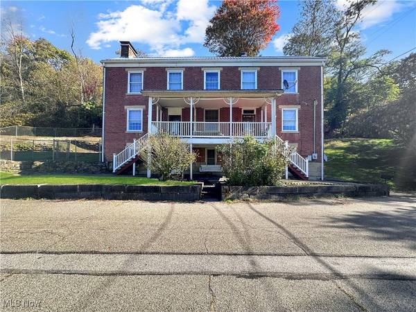 800 N Chestnut ST, New Cumberland, WV 26047