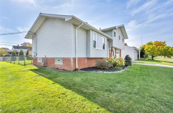 Parma, OH 44134,3295 Marda DR