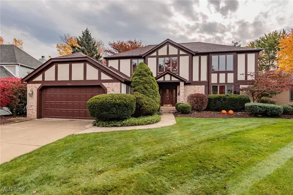 17801 Saratoga TRL, Strongsville, OH 44136