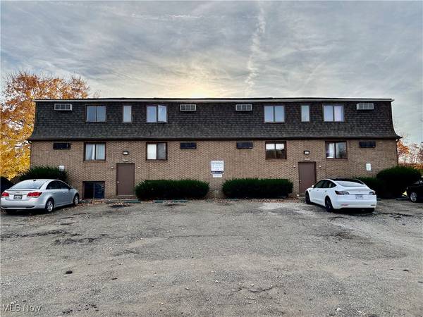 4107 Orchard Dale DR NW #11, Canton, OH 44709