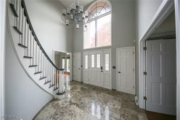 Westlake, OH 44145,3176 Northwood LN