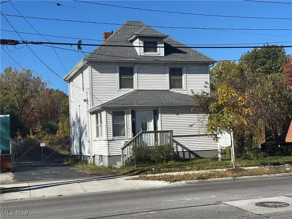 988 E 185th ST, Cleveland, OH 44119