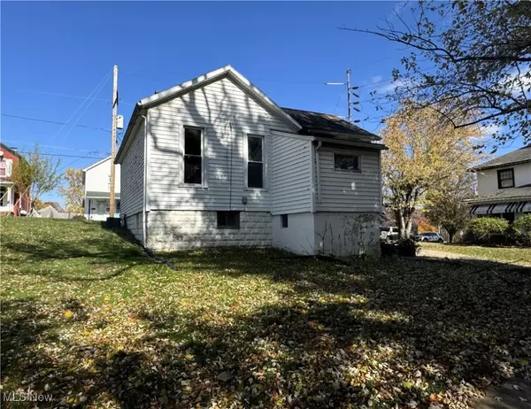 Zanesville, OH 43701,1332 Playford AVE
