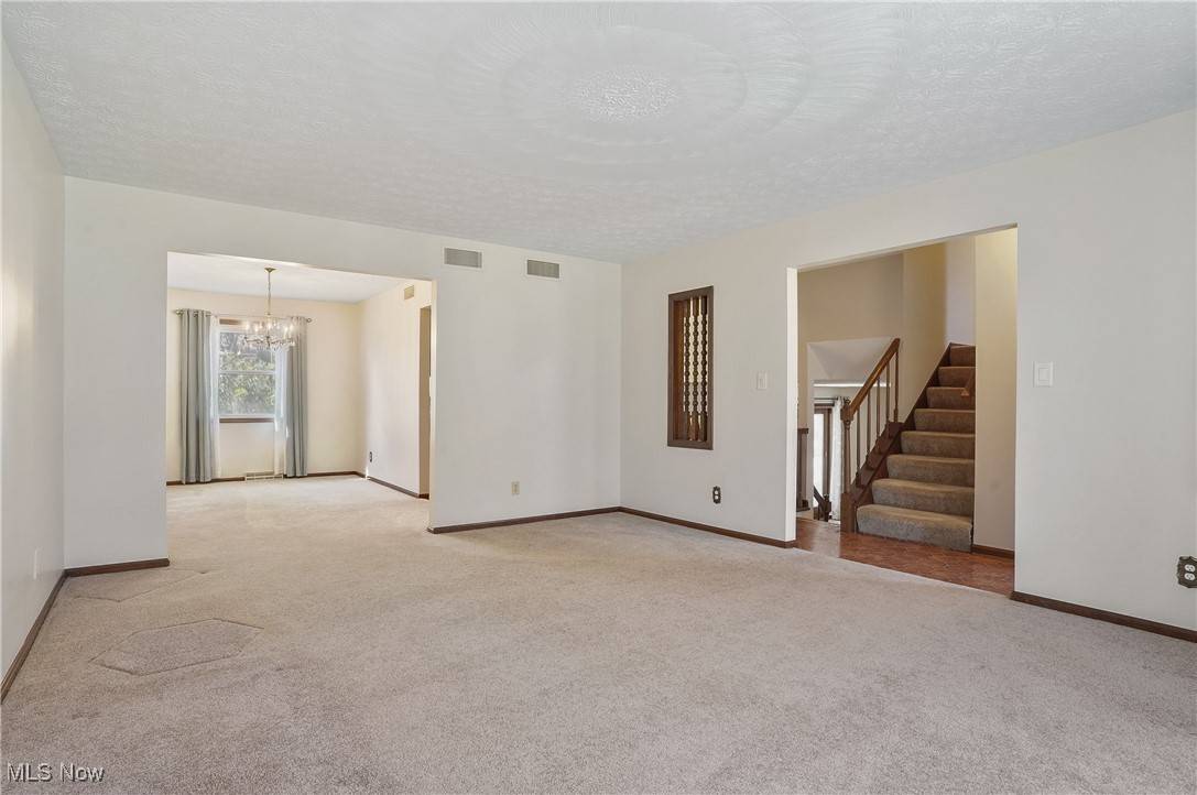 Akron, OH 44321,928 S Hametown RD