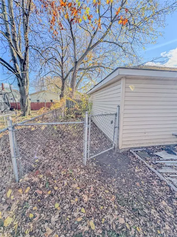 Lorain, OH 44052,1330 W 18th ST