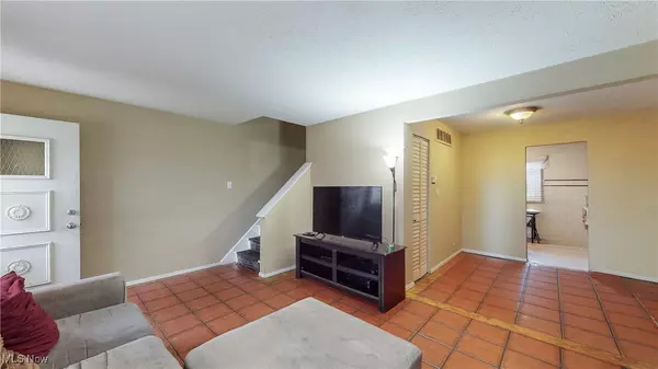 Twinsburg, OH 44087,2470 Warren Pkwy #Apt, 12