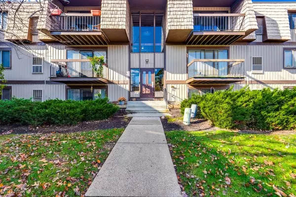 9830 Sunrise BLVD #S-16,  North Royalton,  OH 44133