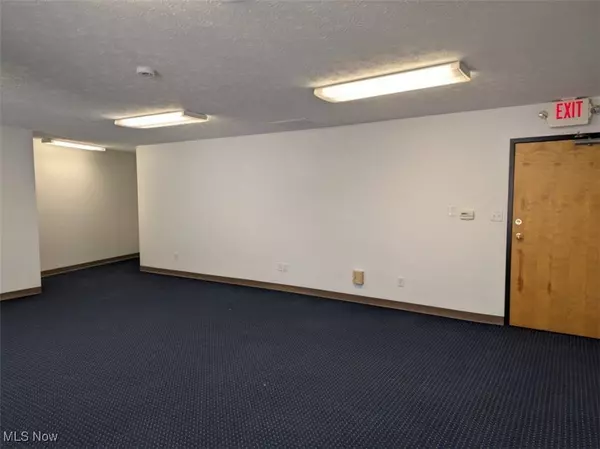 Akron, OH 44313,1300 Weathervane LN #325