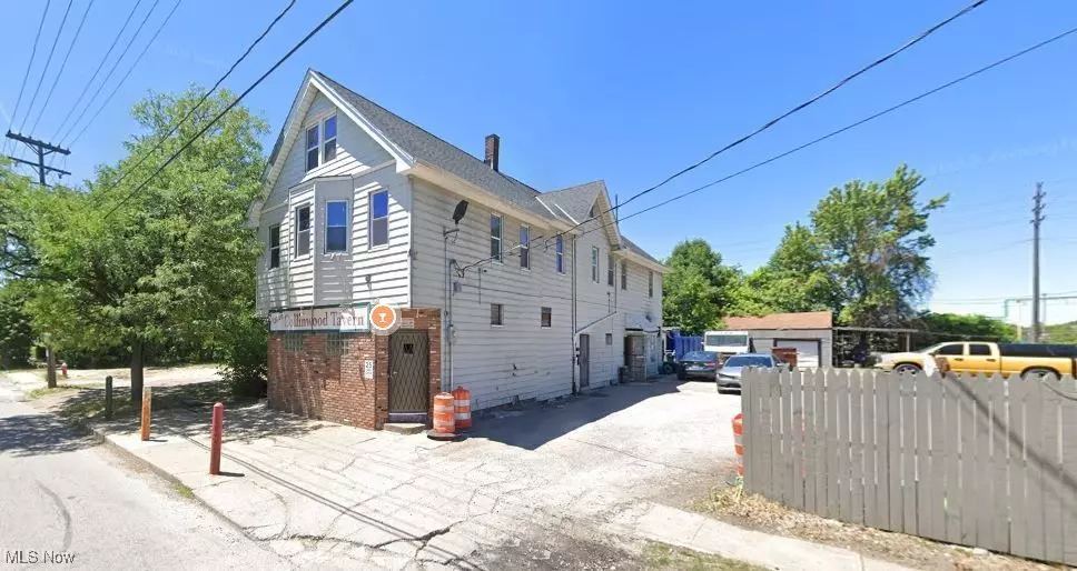 15507 Saranac RD, Cleveland, OH 44110