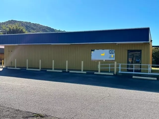 900 Ridge AVE, New Cumberland, WV 26047