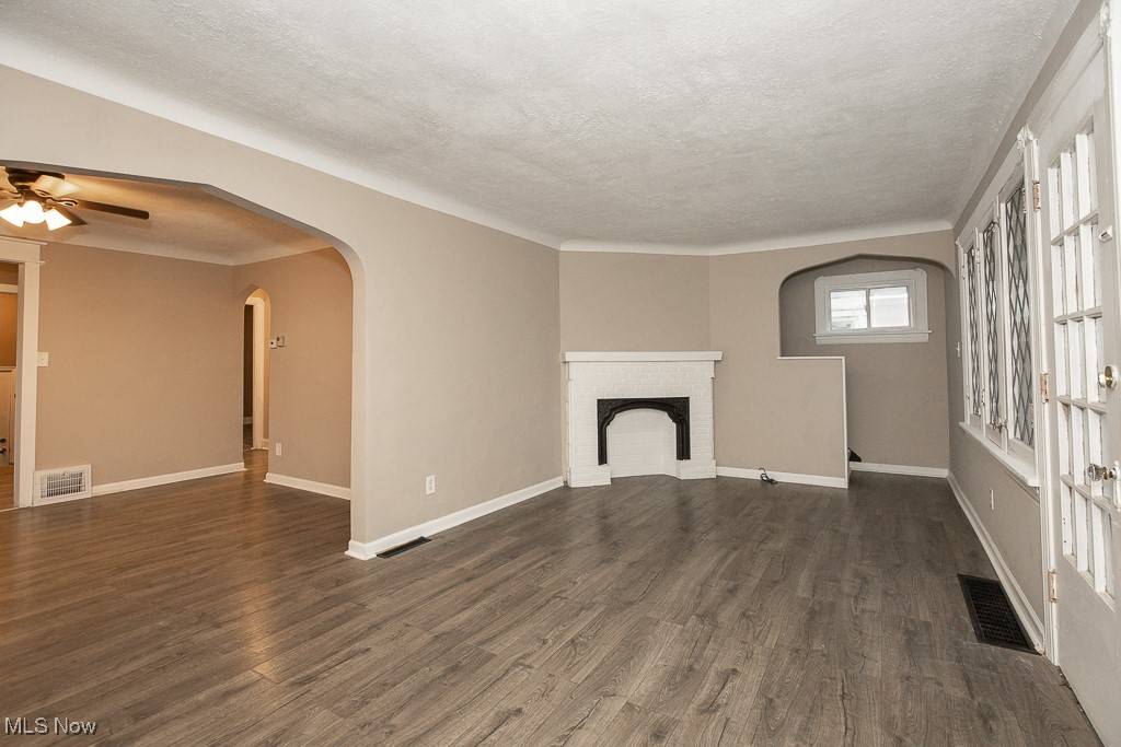 Cleveland, OH 44111,13618 Wainstead AVE