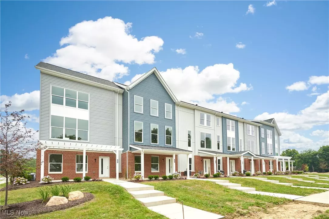 Akron, OH 44313,596 Mull AVE #8