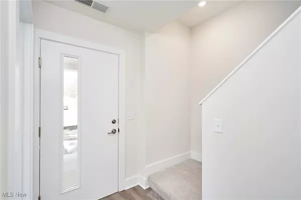 Akron, OH 44313,604 Mull AVE #12