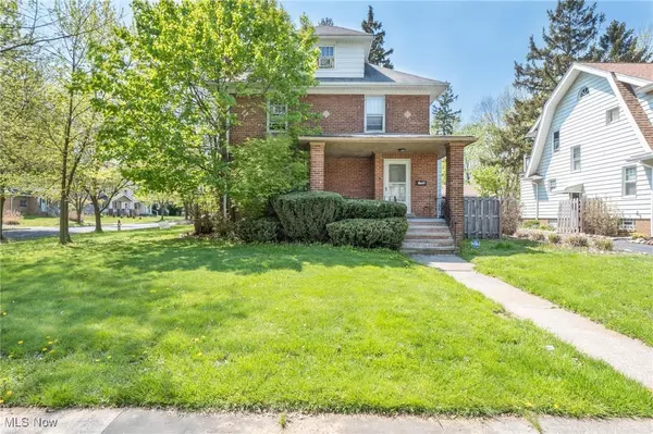 Cleveland Heights, OH 44121,1512 Parkhill RD