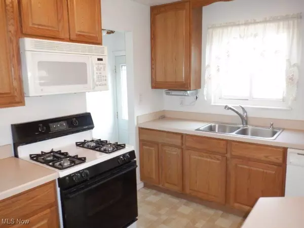 Cleveland, OH 44109,4339 Sky Lane DR