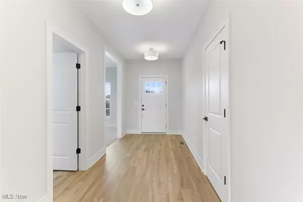 Aurora, OH 44202,583 Iris PL