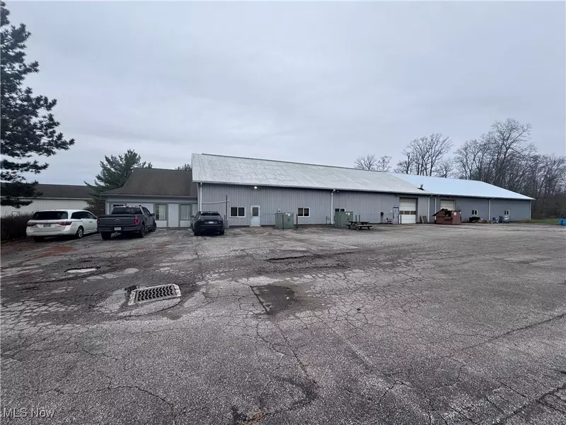 5809 Center RD, Valley City, OH 44280