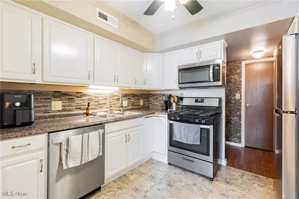 Northfield, OH 44067,1105 Canyon View RD #605