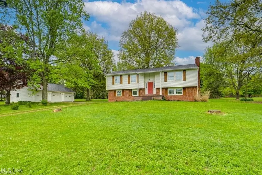 4197 Waynesburg RD NW, Carrollton, OH 44615