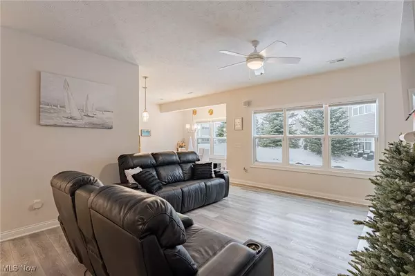 Willowick, OH 44095,164 Larimar DR