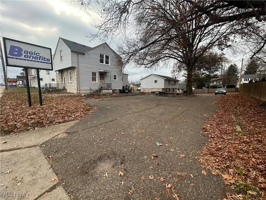 Zanesville, OH 43701,1921 Maple AVE