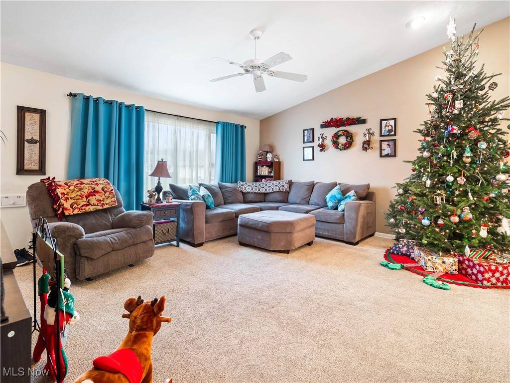 Seven Hills, OH 44131,397 E Parkleigh DR