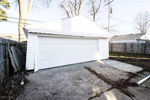 Euclid, OH 44119,20511 Trebec AVE
