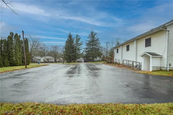 Warren, OH 44484,1187 Deforest RD SE