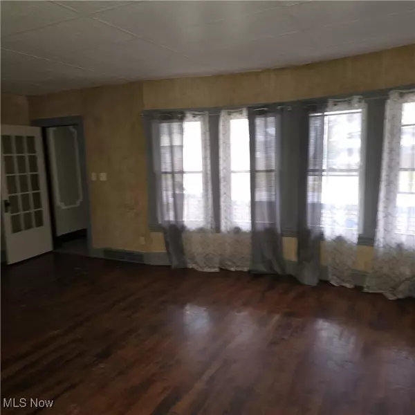 Cleveland, OH 44120,3578 E 154th ST
