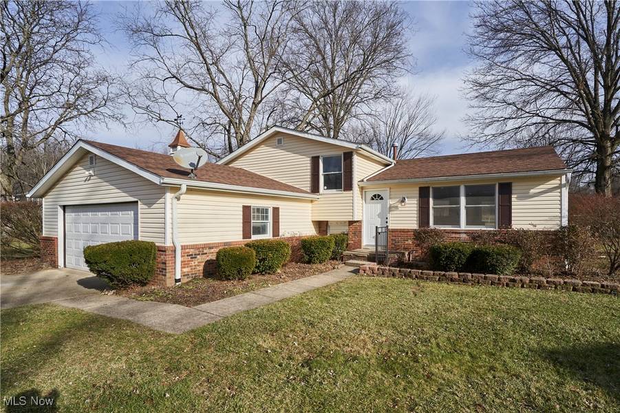 4369 Galaxy DR, Stow, OH 44224