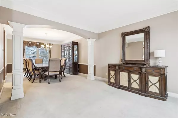 Strongsville, OH 44149,15295 Old Oak DR