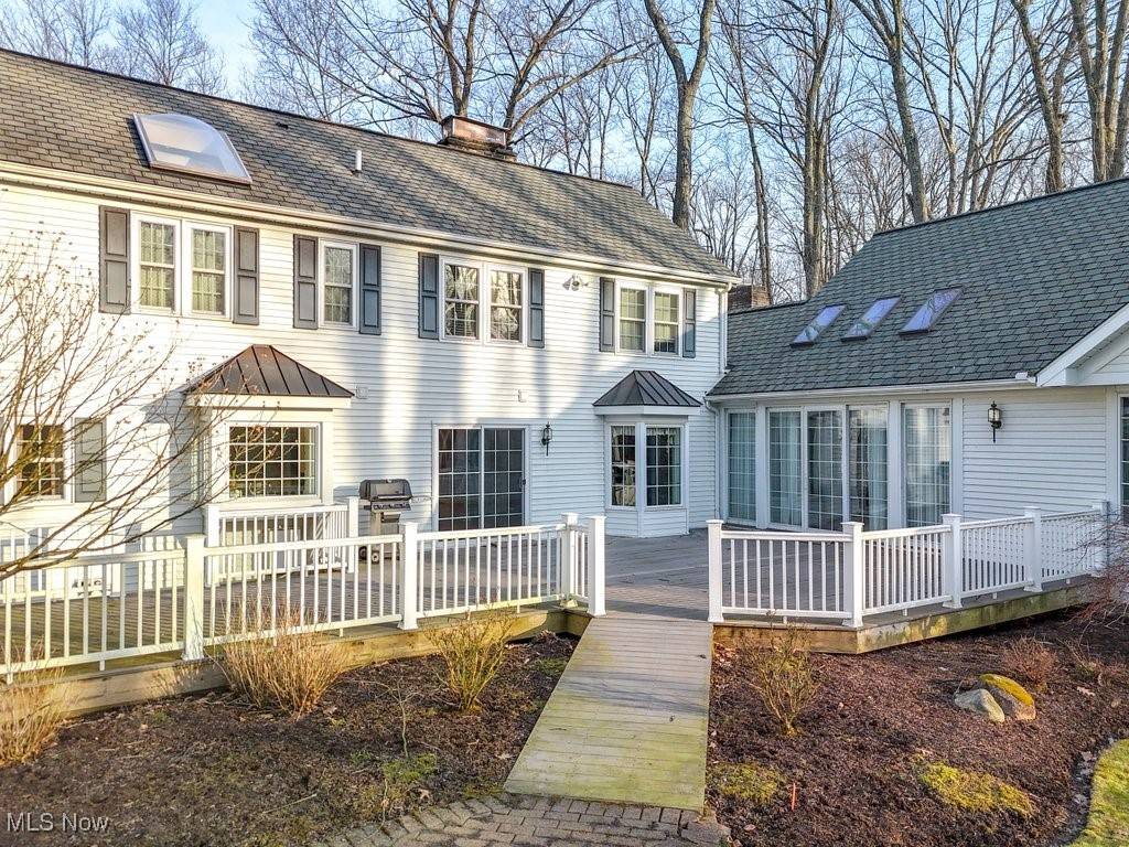 Chagrin Falls, OH 44022,20 Stonecreek DR