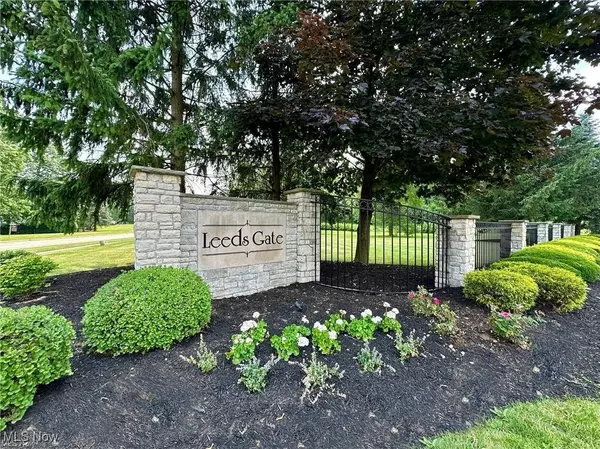 608 Leeds Gate LN, Wadsworth, OH 44281