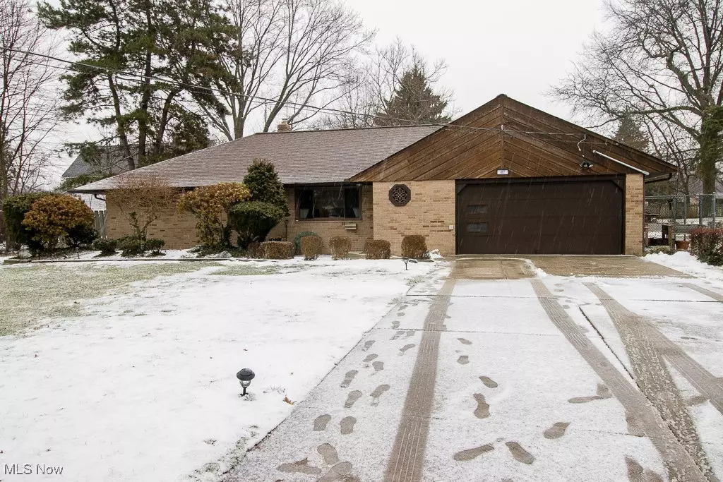 Richmond Heights, OH 44143,467 Karl DR