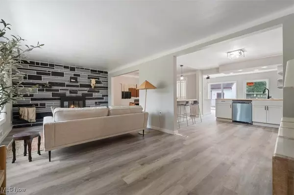 Richmond Heights, OH 44143,25096 Highland RD