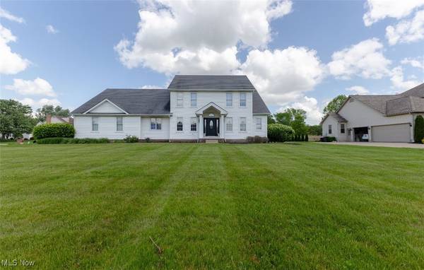 5420 Cloisters DR, Canfield, OH 44406