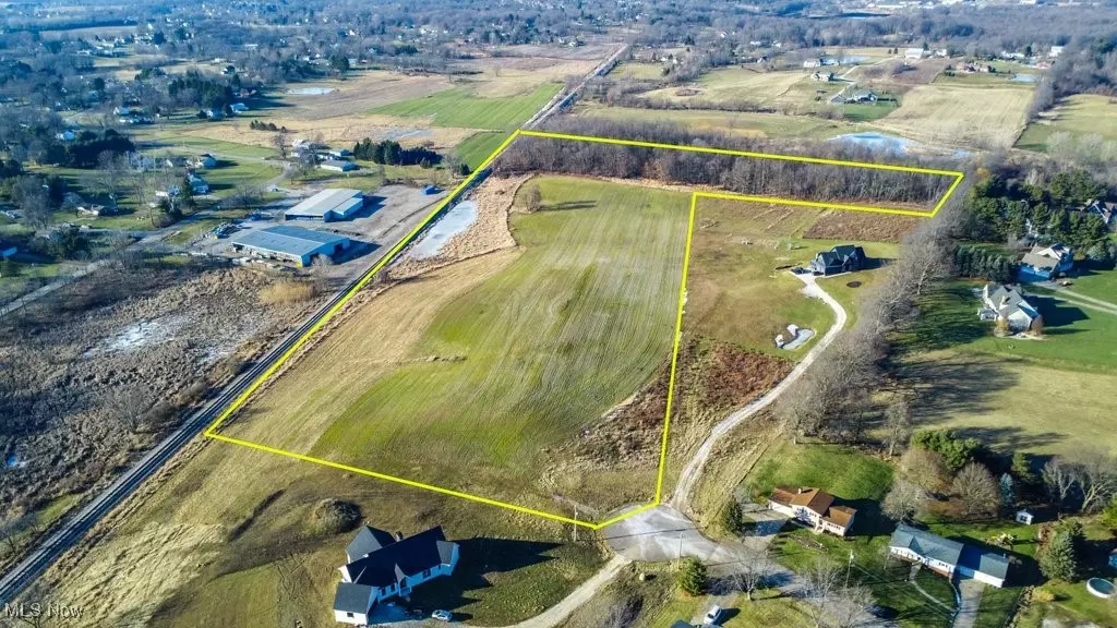 Hunting Hills AVE NE, Hartville, OH 44632