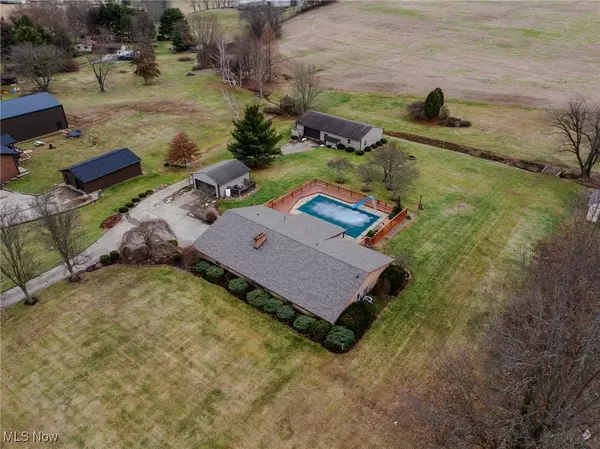 Dover, OH 44622,4196 NW Schneiders Crossing RD