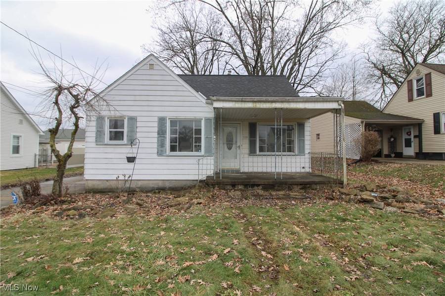 128 Renee DR, Struthers, OH 44471