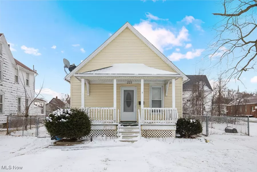 221 W 12th ST, Lorain, OH 44052