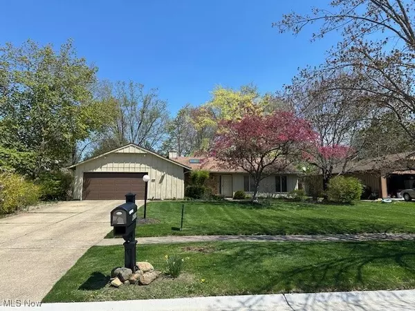 6119 Oakwood CIR, North Ridgeville, OH 44039