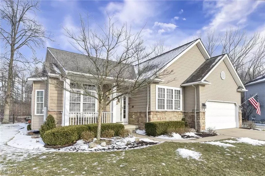 31888 Pondside DR, Avon Lake, OH 44012