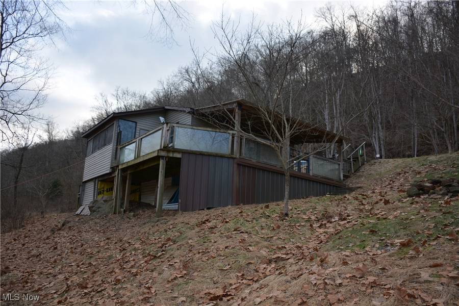 991 Winchester RD, Elizabeth, WV 26141