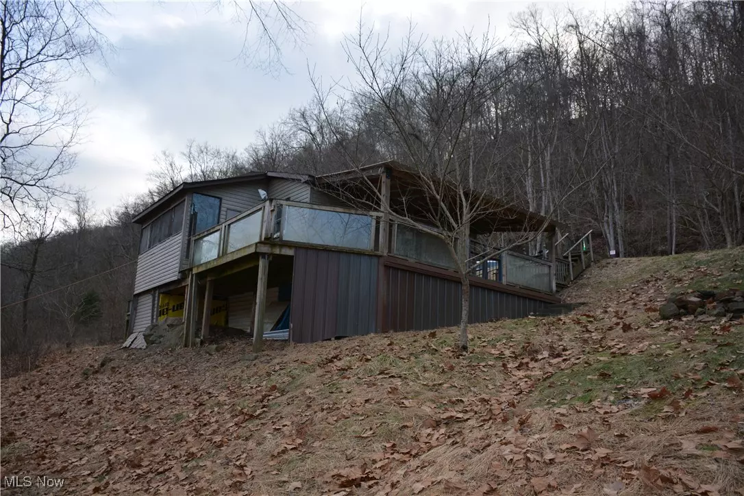 Elizabeth, WV 26141,991 Winchester RD