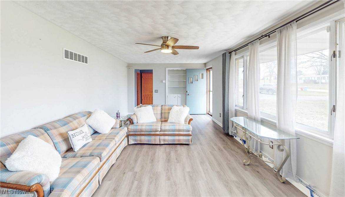Orrville, OH 44667,180 S Kansas RD