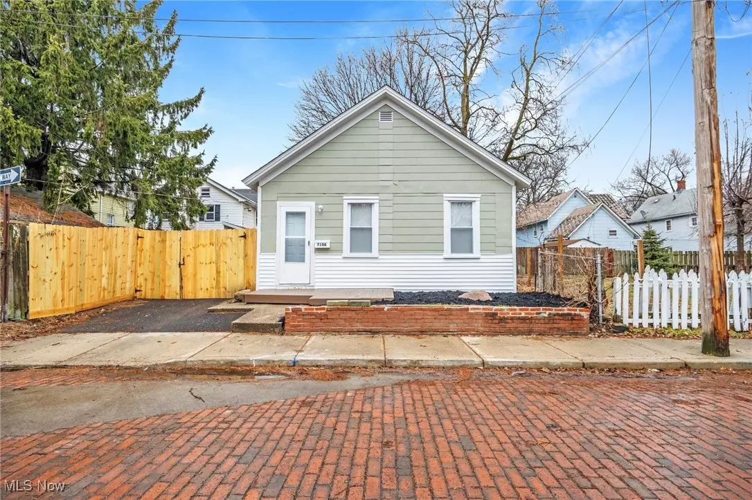 Cleveland, OH 44102,7106 Elton AVE