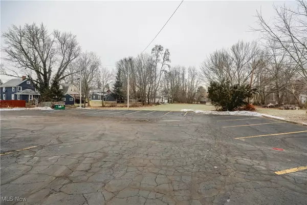 Ravenna, OH 44266,658 W Main ST