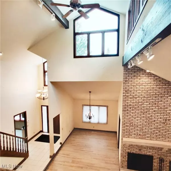 Beachwood, OH 44122,1 Deerfield LN