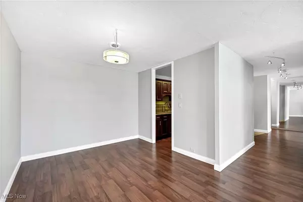 Lakewood, OH 44107,12700 Lake AVE #801